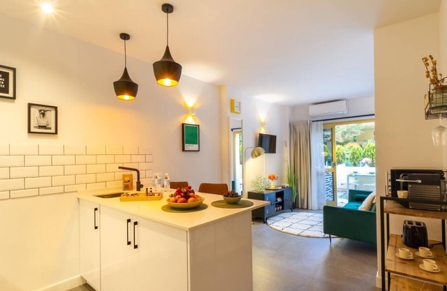 Marbella, cozy studio, beachfront complex!