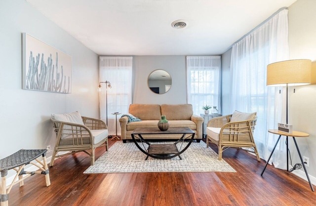 Maria's Cottage - NO CLEANING FEE, NO PET FEE