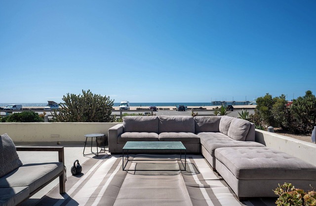 Marina Del Rey Oceanfront 1BR/1BA – Private & Serene