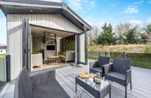 Marina Retreat - Two Bedroom House, Sleeps 4