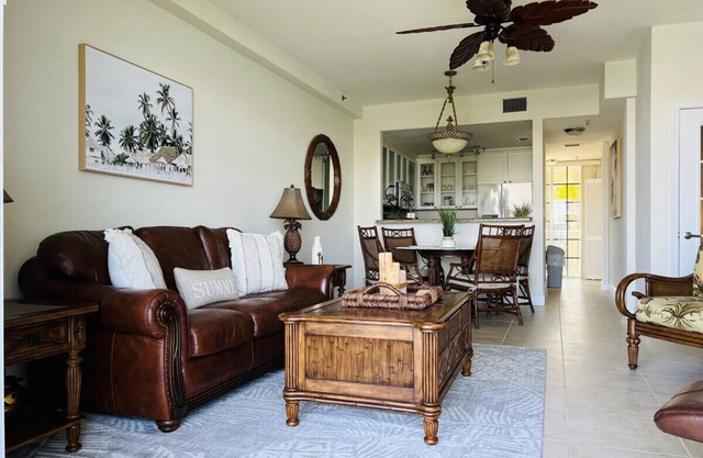 Marina View - 2 bdrm 2 bath- Beach resort community! Walk to the beach, pools, restaurants, fitness center & more!