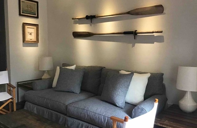 Mariner’s Cottage - 2BD, 1 BA - in Historic District w Private Parking