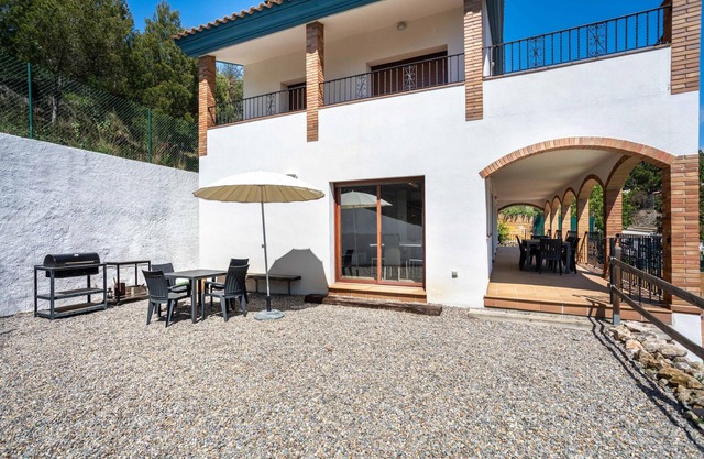 Mario, sea views, private pool, billiards, ping pong