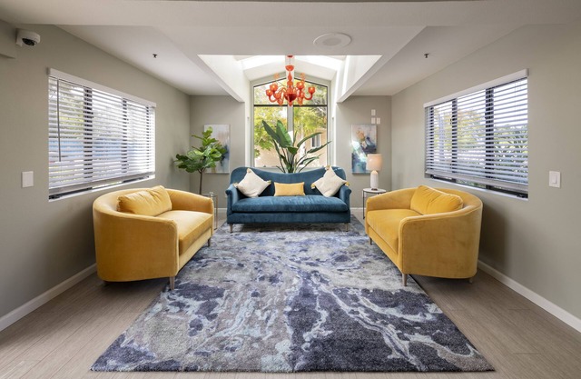 Mariposa Inn & Suites