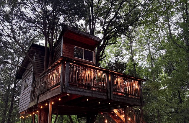 Marlowe Treehouse - Surrounded by nature in Eufaula, OK