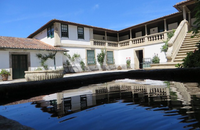 Marvelous 8 bedroom manor house with private pool (up to 12 rooms)