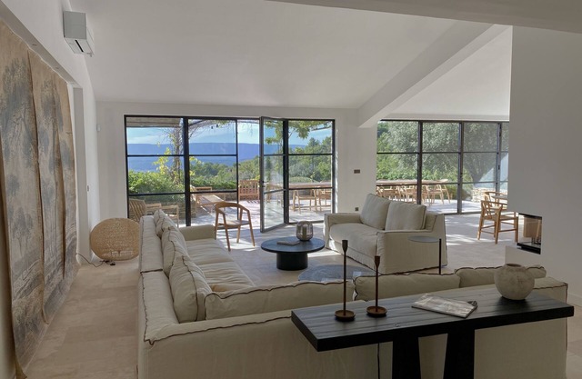 Mas à Gordes Avec vue Exceptionnelle, Aucun Vis-à-vis, 16 Personnes