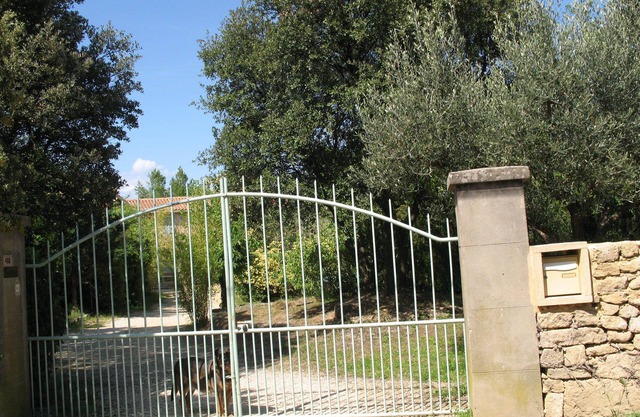 Mas Blauvac with swimming pool, Between Uzes and the Pont du Gard