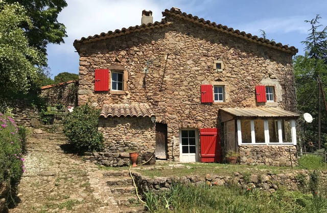 Mas Cévenol typical family, isolated, quiet, private pool in the heart of 20ha