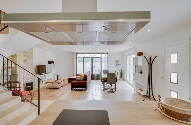 MAS DE JONQUERETTES with swimming pool