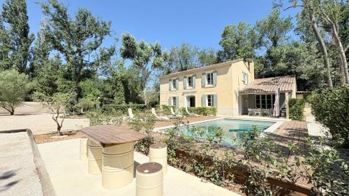 Mas Provençal près d'Avignon