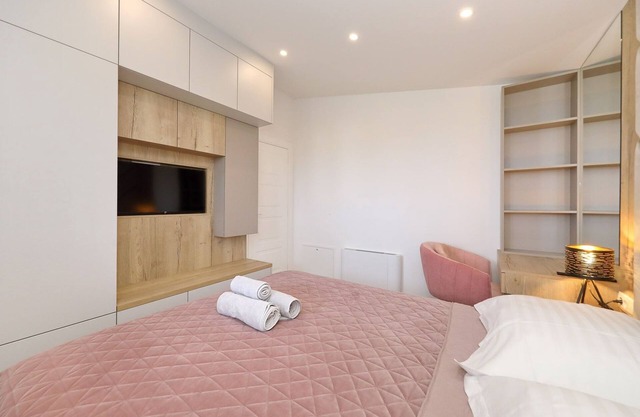 Masanda Villa with pool, sea view and balcony - Masanda