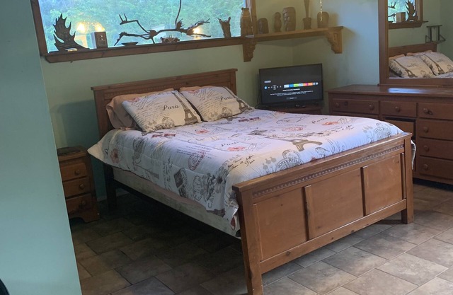 Master Bedroom at Rainbow's End