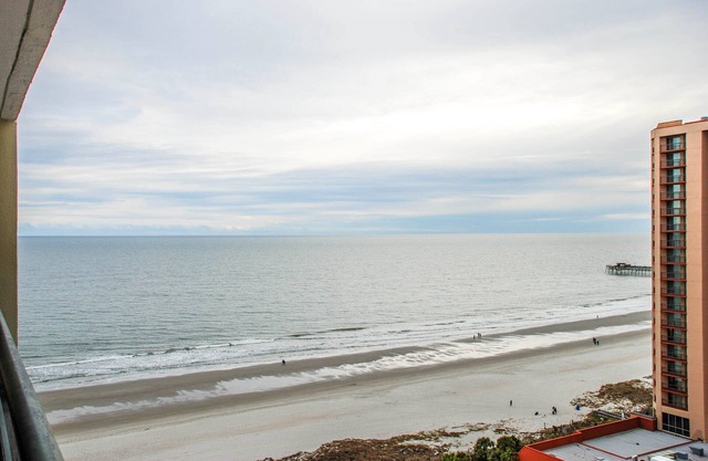 Masterfully Upgraded South Hampton Oceanview Penthouse