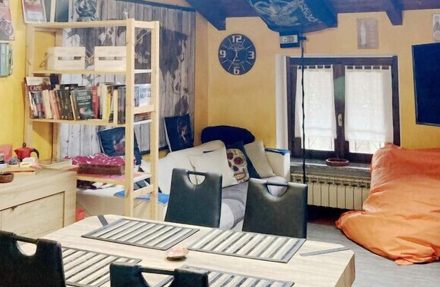MAT Cassina p3 · Stylish attic in mountains