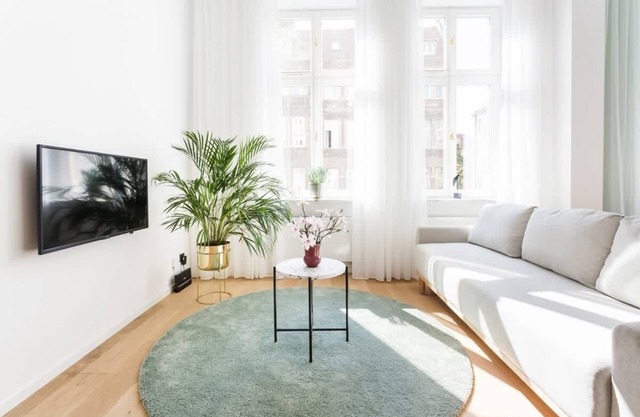 Matejki 61 | White and Wood Studio | Poznań Center
