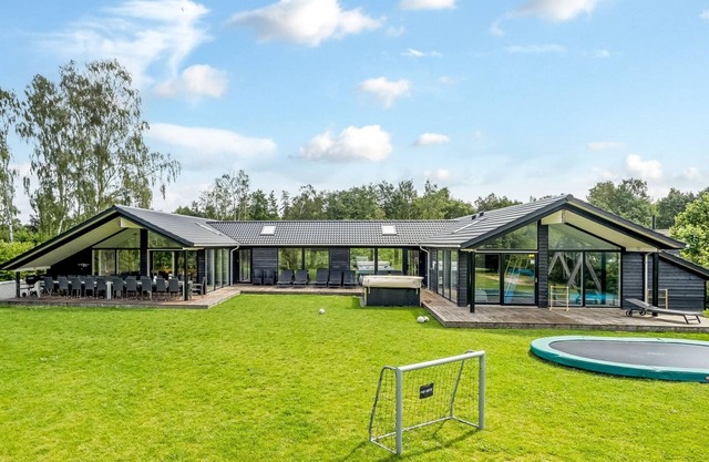 "Matild" - 400m from the sea by Interhome