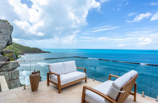 Maxi Cooper - The Cooper Bay Villas Tortola BVI