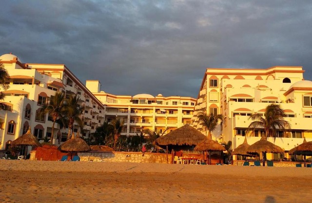 Maz4you Beachfront Condo