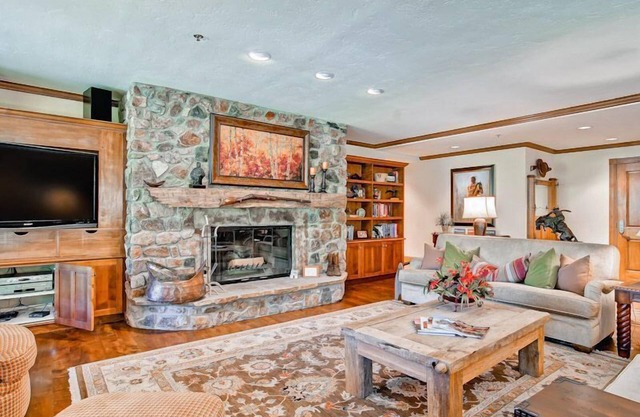 McCoy Peak 101 - 4 Bedroom Residence