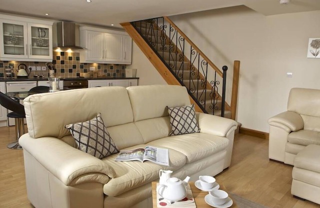 MEADOW VIEW, with a garden in Modbury