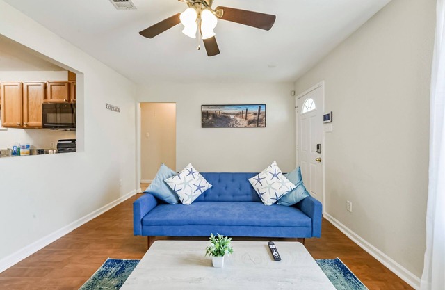 Med Center - 3 bd-2ba - Gated - Pets-Long-Monthly Discounts