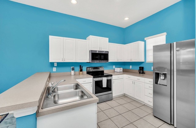 Mediterranean-style villa w/pool 25-min to Disney