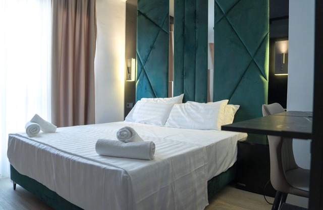 MEFOLINKEL SUITS HOTEL