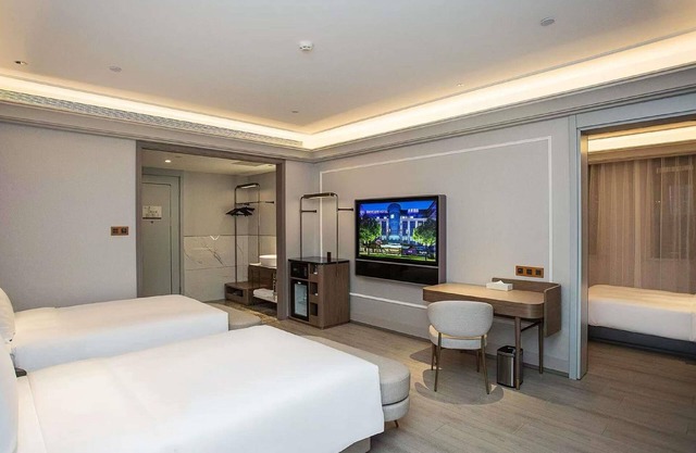 Mercure Changchun Ziyou Road Dahua