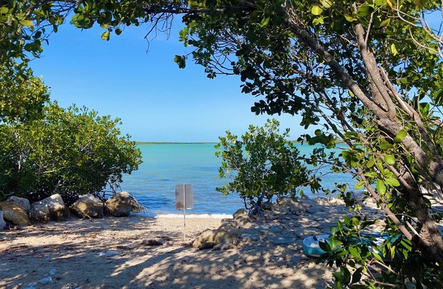 Mermaid Landing, with Private Beach and Mini Golf Course