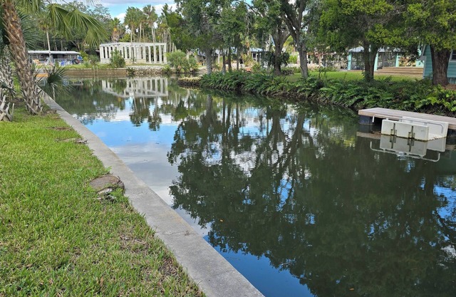 Mermaids Hideaway on the banks of beautiful waterways