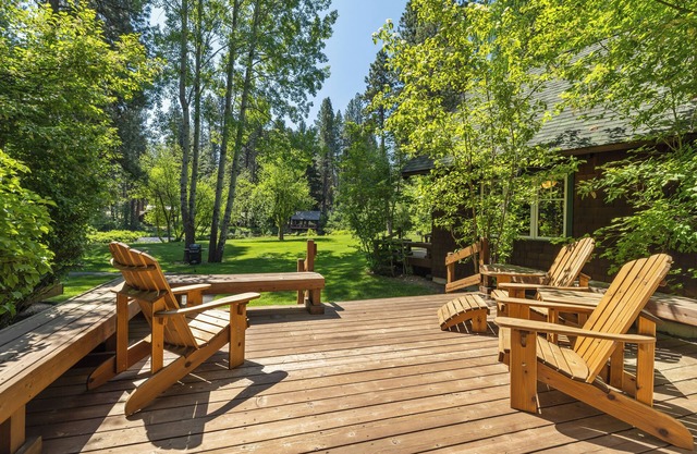 Metolius River Resort Cabin 3 Luxurious cabin on the Metolius River w/fireplace