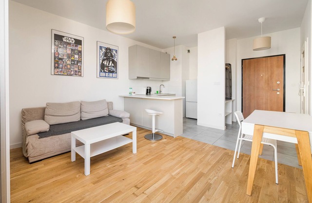 Metro Wierzbno Inviting Apartment