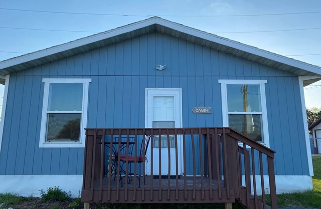 Mi Cabaña, little cabin by Pelican Pete