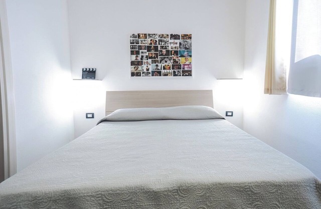 Mi casa es tu casa 104 Cinema Room