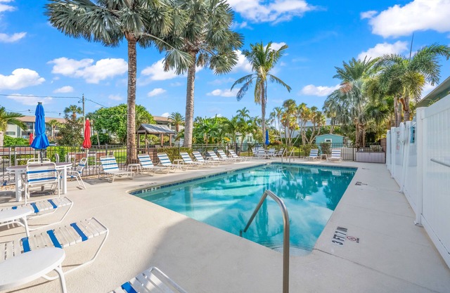 MI Happy Place Sand Dollar 2 | Beach Across St | Pool