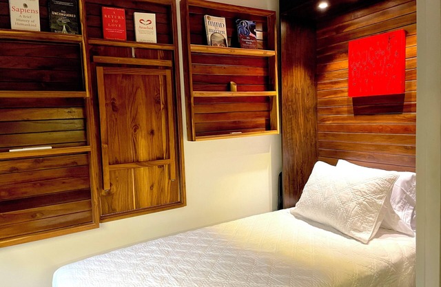 Miami Tiny House Retreat Coconut Grove Solo Escape near UM & MIA Airport