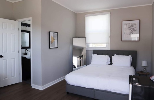 Micro Motel 1 Bed! Su