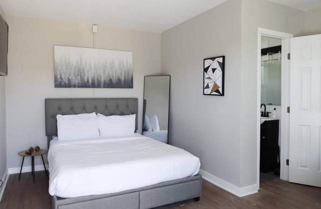 Micro Motel 1 Bed! Su