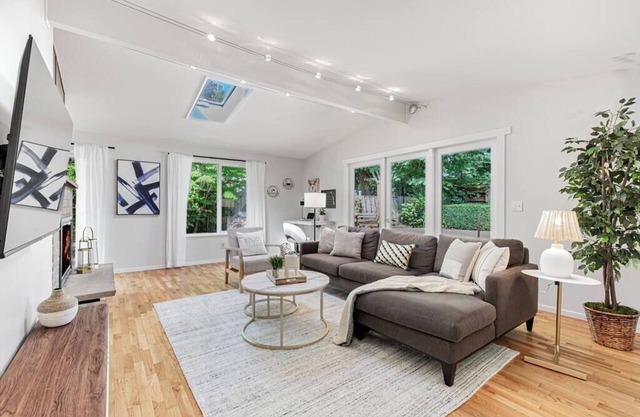 Mid-Century Modern Home - 3-Bedroom Rambler