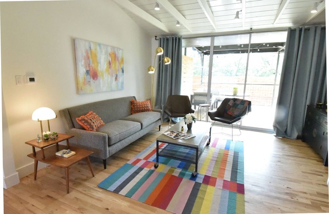 Mid Century Modern Luxury in the Heart of the Hill Country