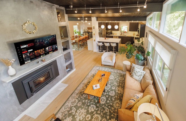 Mid-Century Modern x Bohemian Home