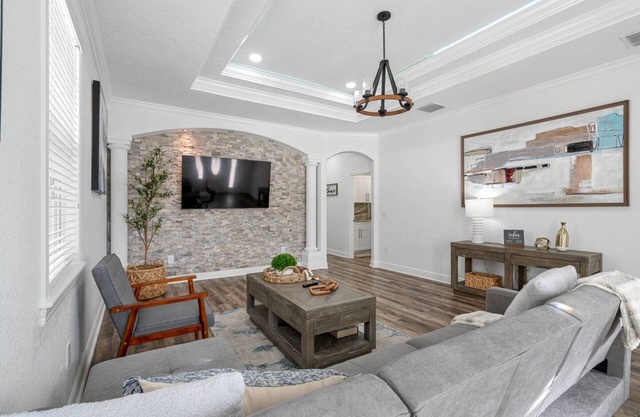 Midtown Stay with 2 bedrooms less than a mile from the RJ Stadium