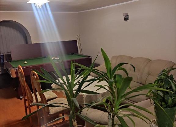 mieszkanie 2 pokoje apartament ze stołem bilardowym