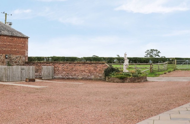 MILECASTLE, family friendly, with a garden in Brampton, Cumbria
