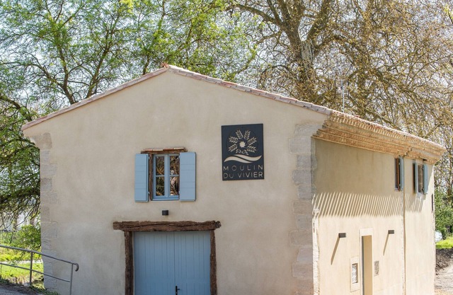 Mill on the Canal du Midi, sharing cottage, Castelnaudary