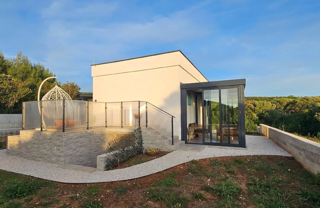 Mimo's Robinson House