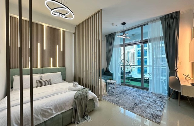 Minimalist Studio W/Amazings Marina Canal Views