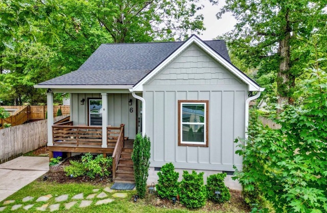 Minutes From Downtown Asheville!