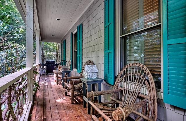 Minutes to town! Mountain chic/waters swim hole firepit. Game room and porches!